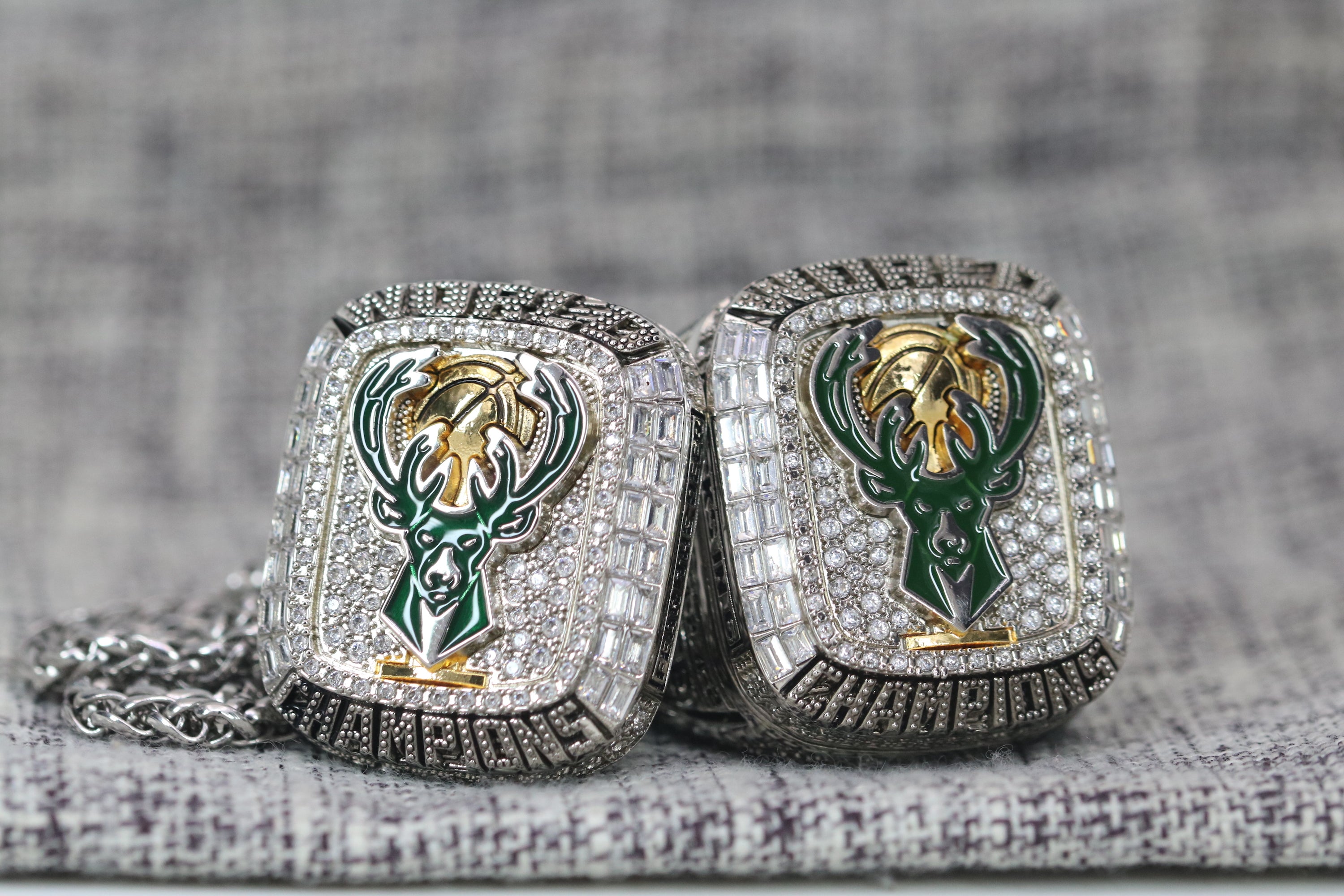 Milwaukee Bucks NBA Championship Ring and Pendant Replica Set