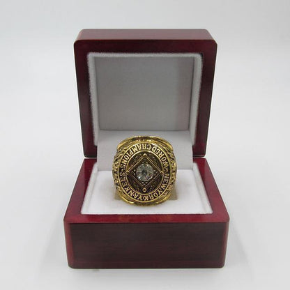 1961 New York Yankees World Series Championship Ring -  www.championshipringclub.com