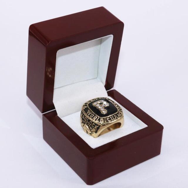 St. Louis Cardinals Replica World Series Rings and Trophy