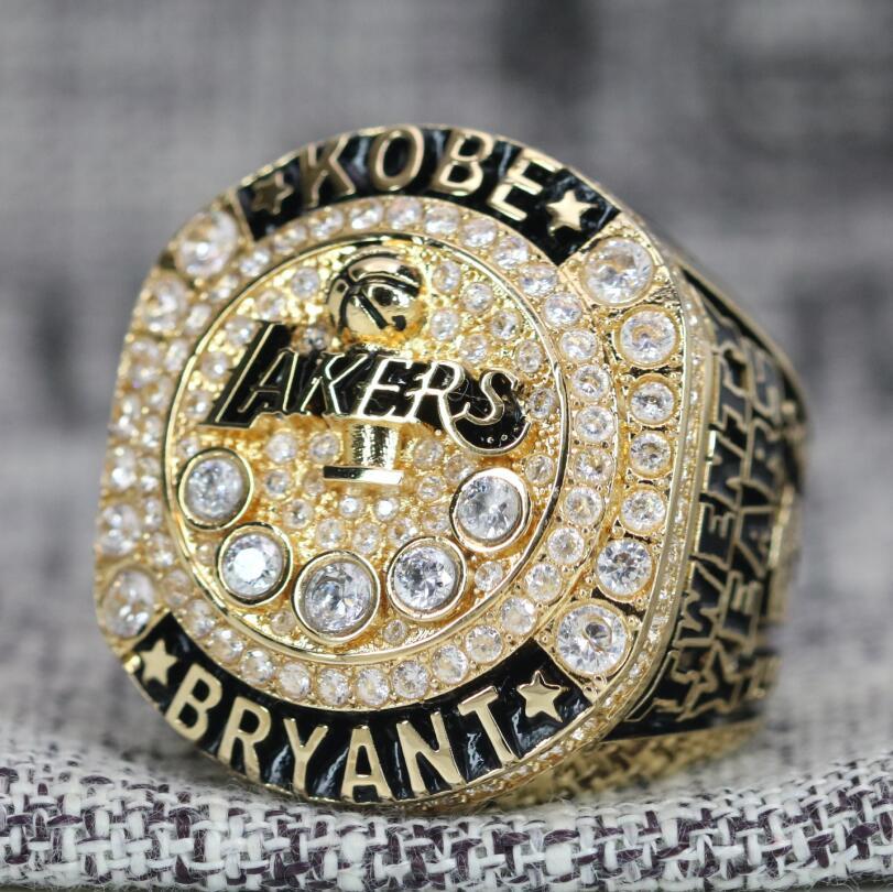 Kobe Bryant - Los Angeles Lakers Commemorative Ring With Wooden